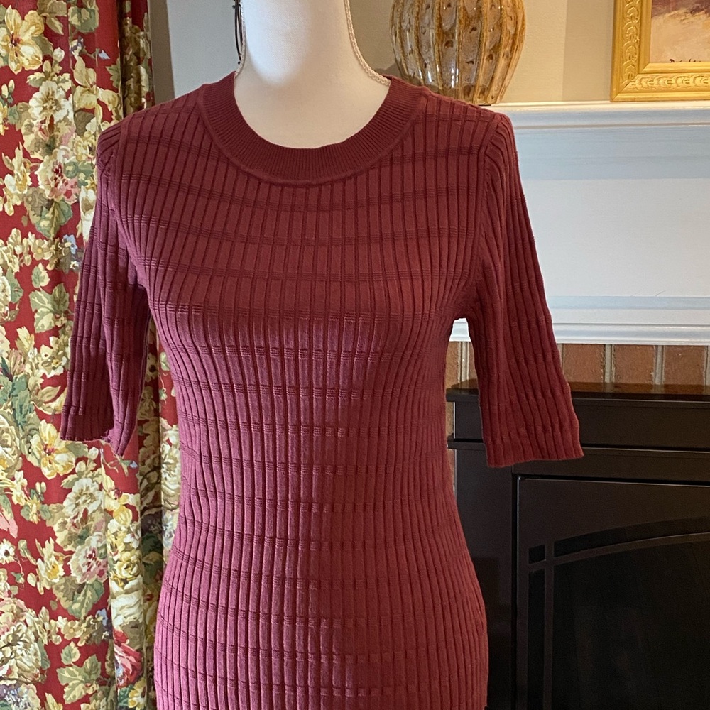 APT 9 short sleeve sweater/top